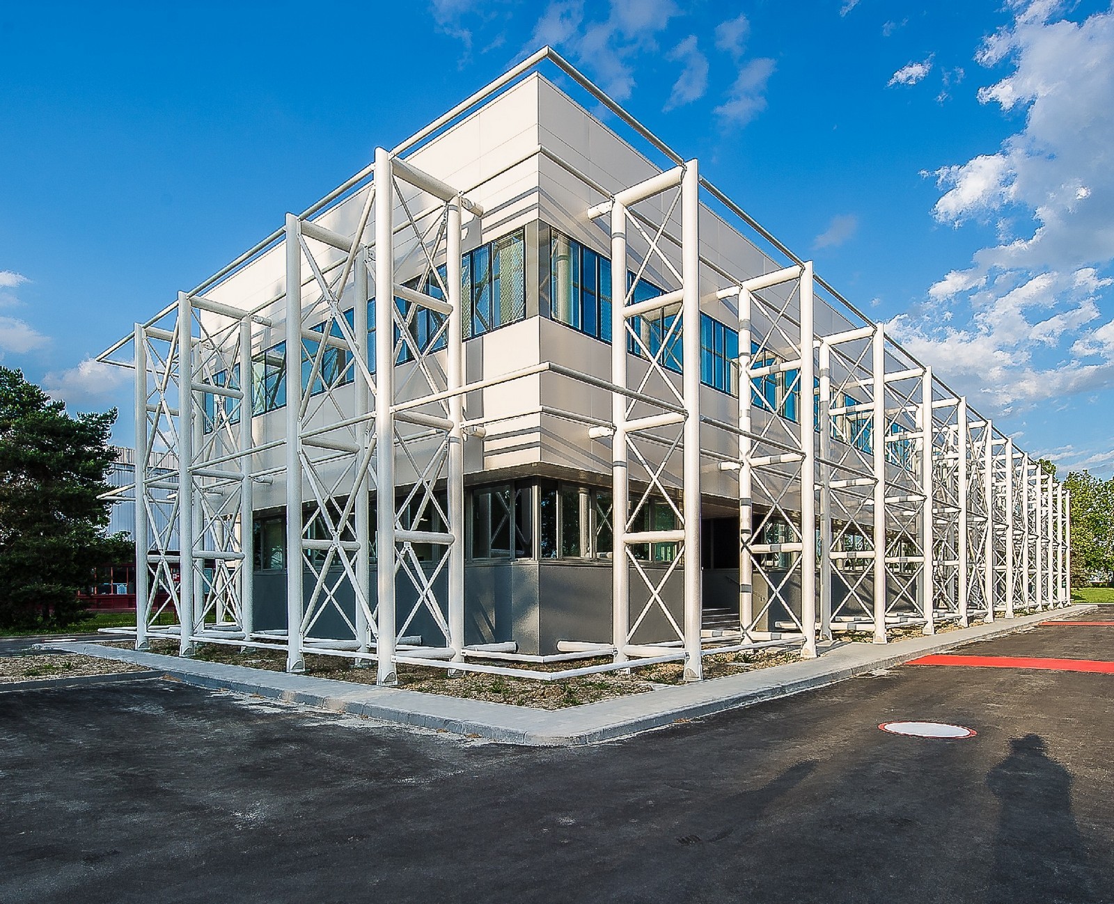 Magneti Marelli, Palazzina Uffici e Servizi